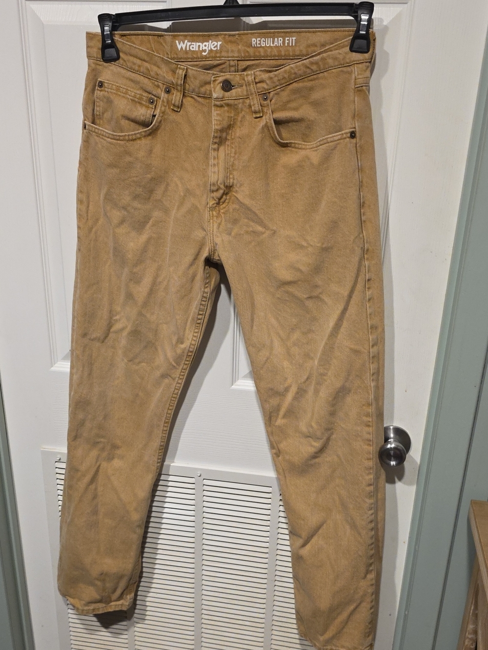 Wrangler Regular Fit Men’s Khaki Pants